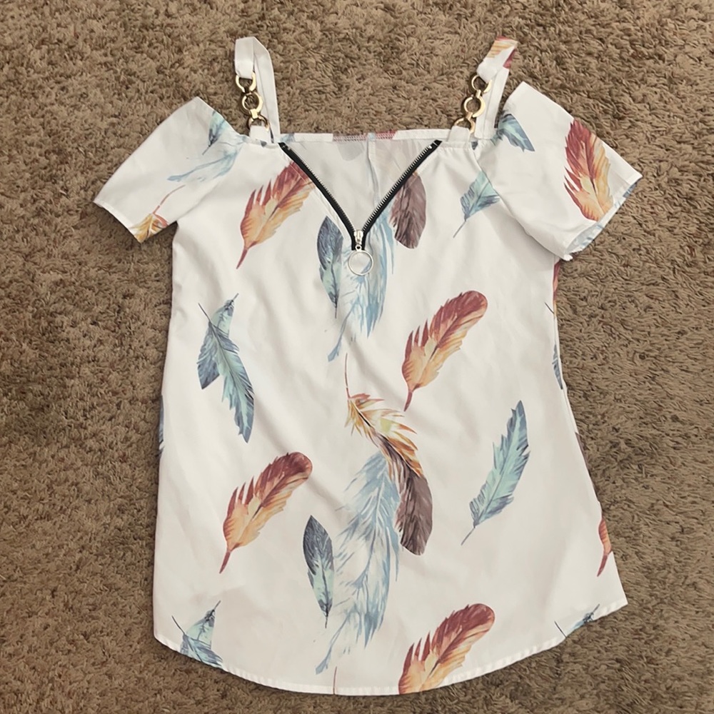 Cold Shoulder Blouse with Feathers and Zipper